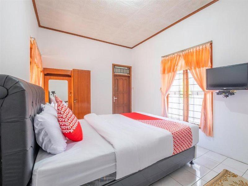Hotel Capital O 1541 Puri Cikole Asri Lembang Exterior foto