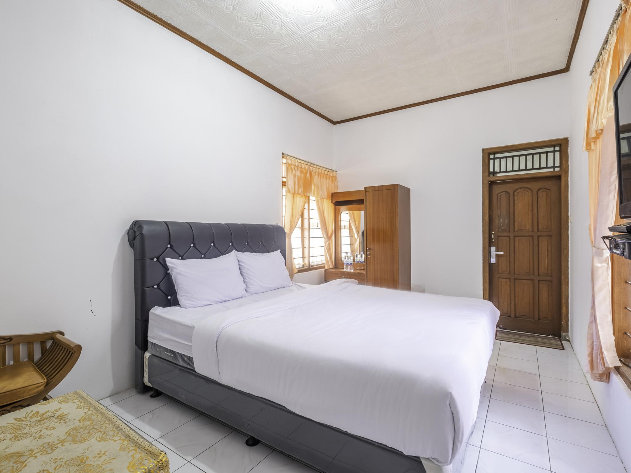 Hotel Capital O 1541 Puri Cikole Asri Lembang Exterior foto