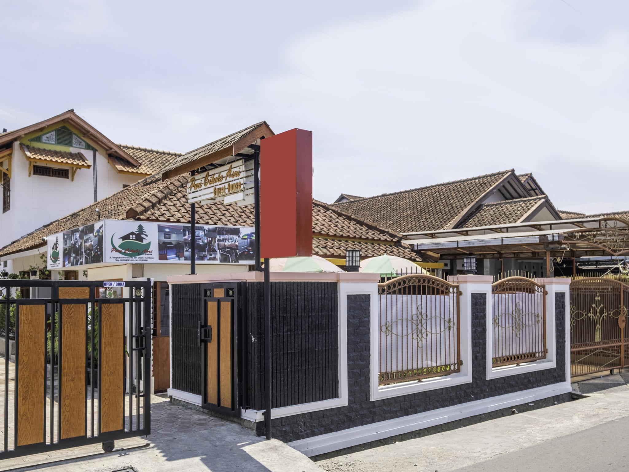 Hotel Capital O 1541 Puri Cikole Asri Lembang Exterior foto