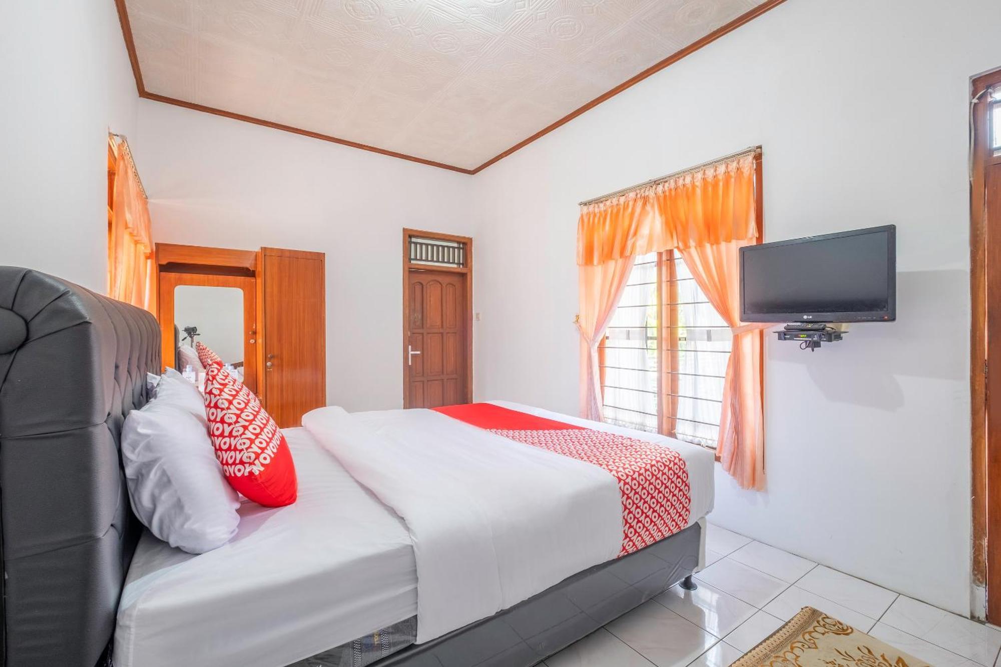 Hotel Capital O 1541 Puri Cikole Asri Lembang Exterior foto